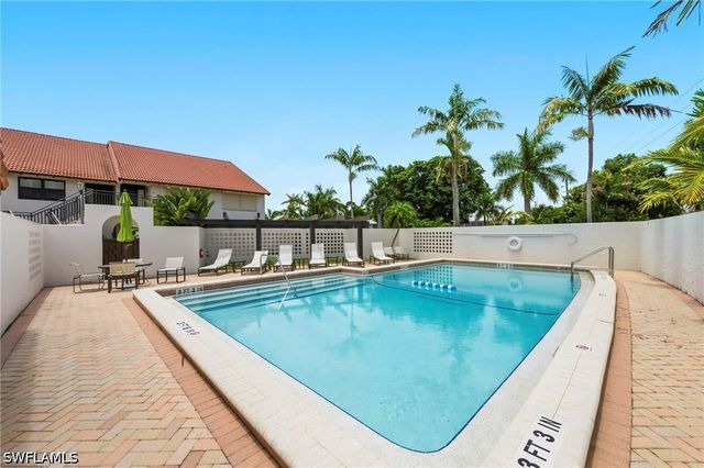 4092 Belair LN 17, Naples, FL 34103