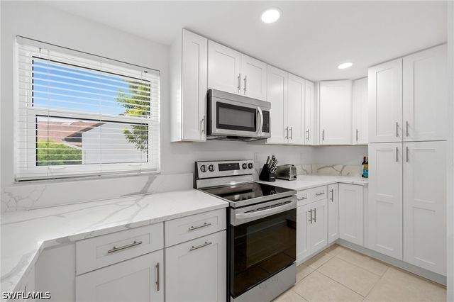 4092 Belair LN 17, Naples, FL 34103