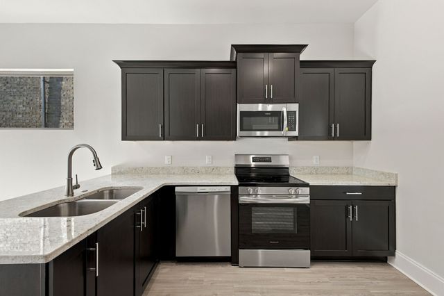 1111 Freeboard Aly, La Vergne, TN 37086