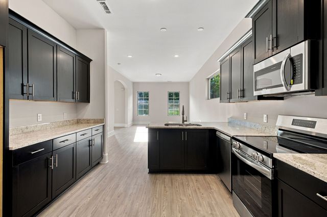 1111 Freeboard Aly, La Vergne, TN 37086