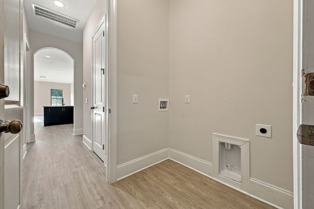 1111 Freeboard Aly, La Vergne, TN 37086