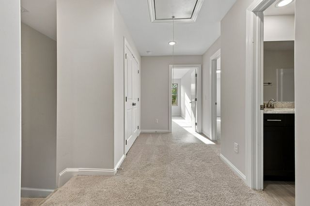 1111 Freeboard Aly, La Vergne, TN 37086