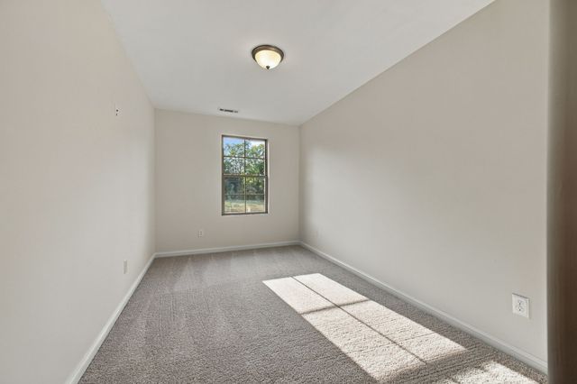 1111 Freeboard Aly, La Vergne, TN 37086