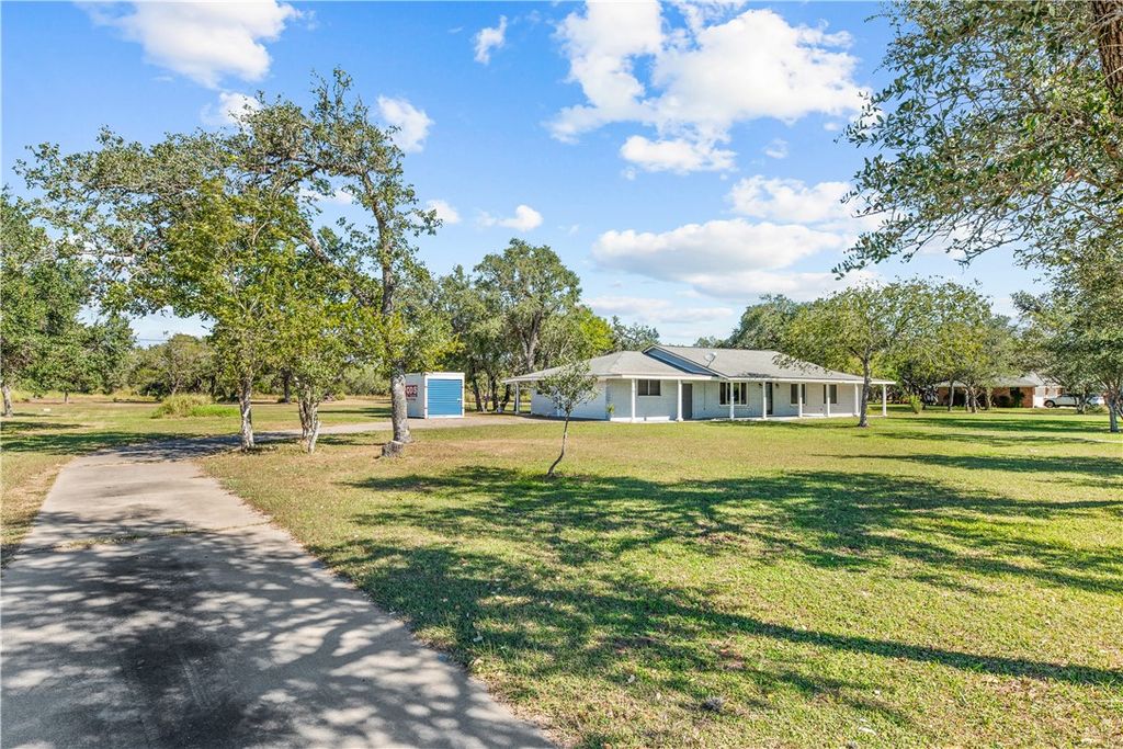 104 Old Beeville Hwy, Refugio, TX 78377