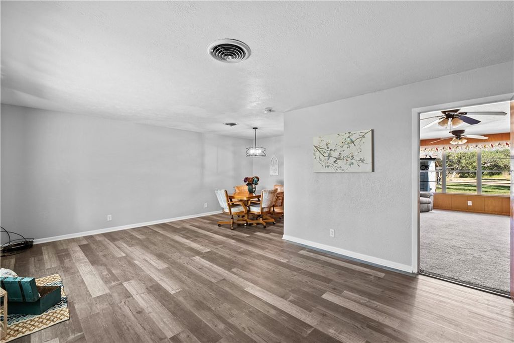 104 Old Beeville Hwy, Refugio, TX 78377 — photo 4