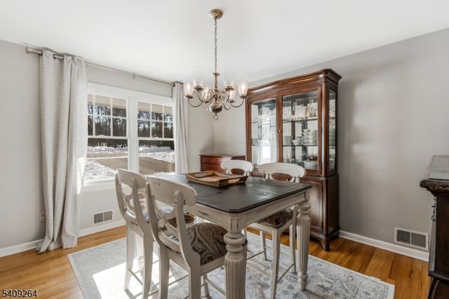 305 Raymond Ct, Bridgewater Twp., NJ 08807