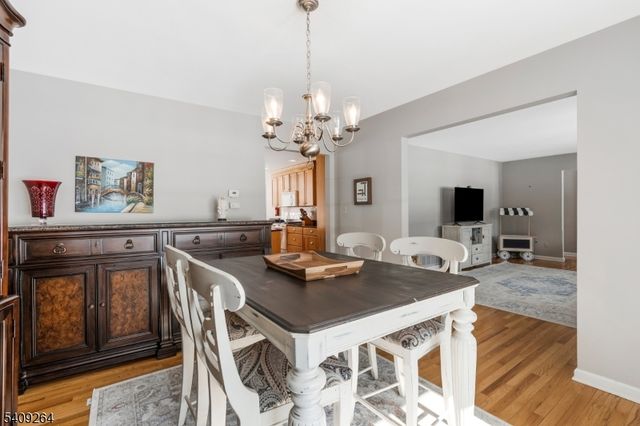 305 Raymond Ct, Bridgewater Twp., NJ 08807