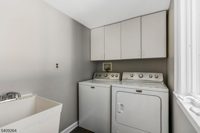 305 Raymond Ct, Bridgewater Twp., NJ 08807