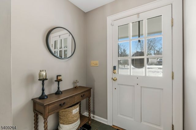 305 Raymond Ct, Bridgewater Twp., NJ 08807