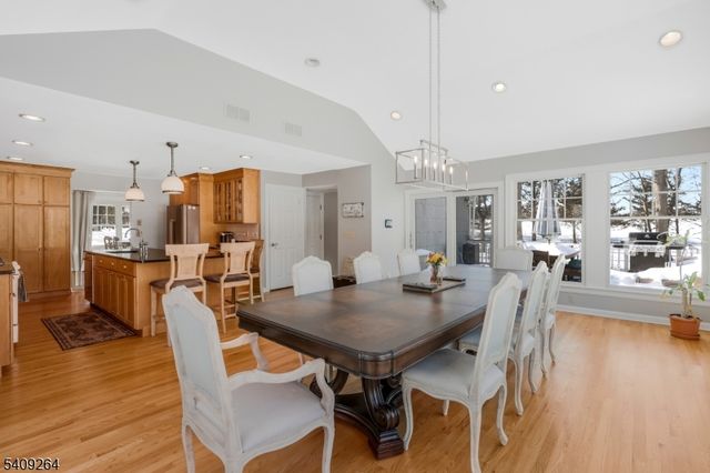 305 Raymond Ct, Bridgewater Twp., NJ 08807