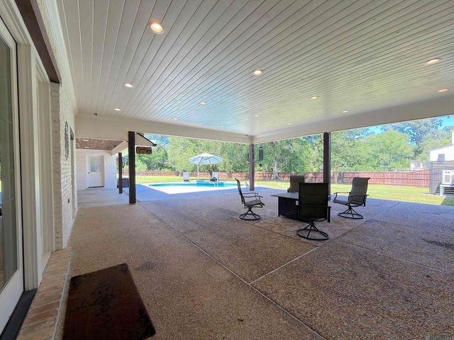 13179 Triple B Rd, Central, LA 70739