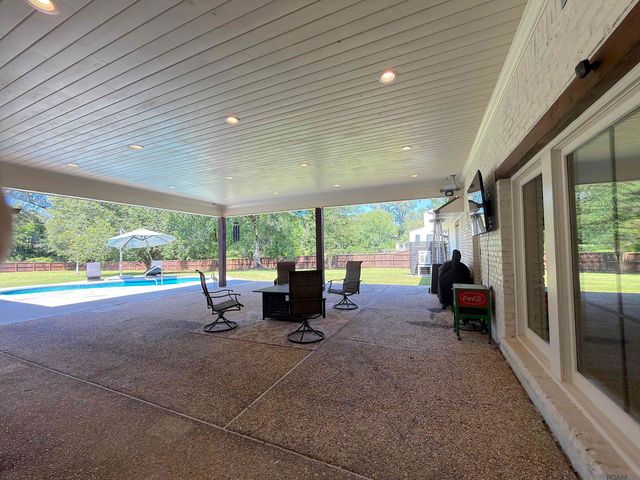 13179 Triple B Rd, Central, LA 70739