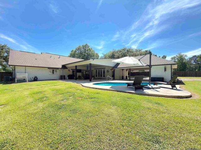 13179 Triple B Rd, Central, LA 70739