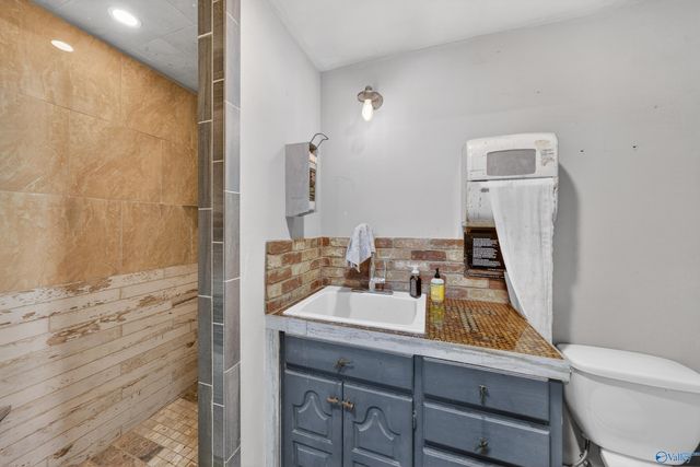 744 Loveless Road, Hazel Green, AL 35750