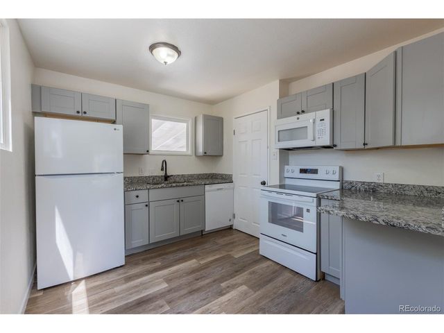 7855 Newport St, Commerce City, CO 80022