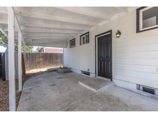 7855 Newport St, Commerce City, CO 80022
