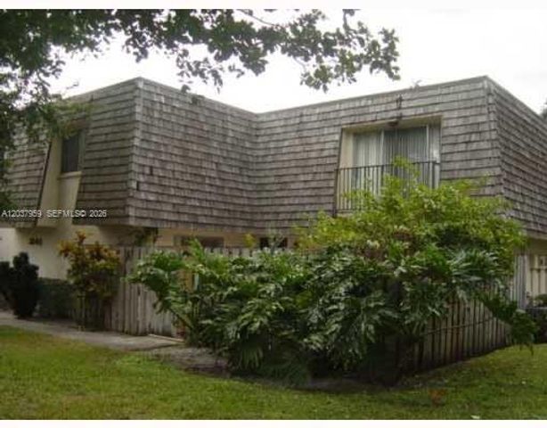 2060 SW 90th Avenue A18, Davie, FL 33324