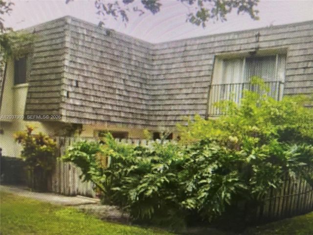 2060 SW 90th Avenue A18, Davie, FL 33324