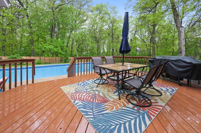 850 Meadowlawn Court, Sartell, MN 56377