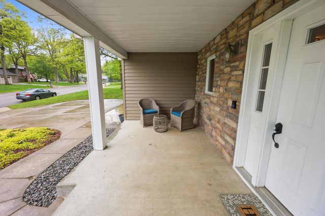 850 Meadowlawn Court, Sartell, MN 56377
