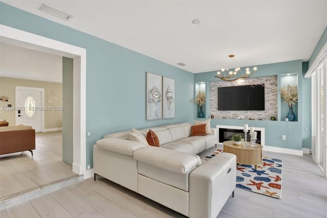 2711 Arthur Street, Hollywood, FL 33020