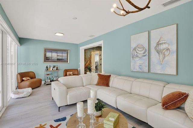 2711 Arthur Street, Hollywood, FL 33020