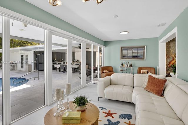 2711 Arthur Street, Hollywood, FL 33020