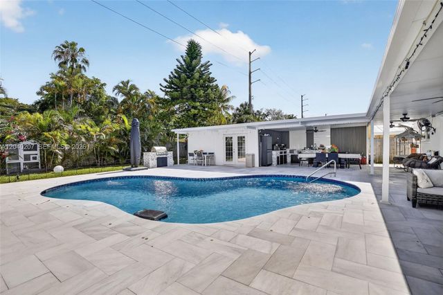 2711 Arthur Street, Hollywood, FL 33020