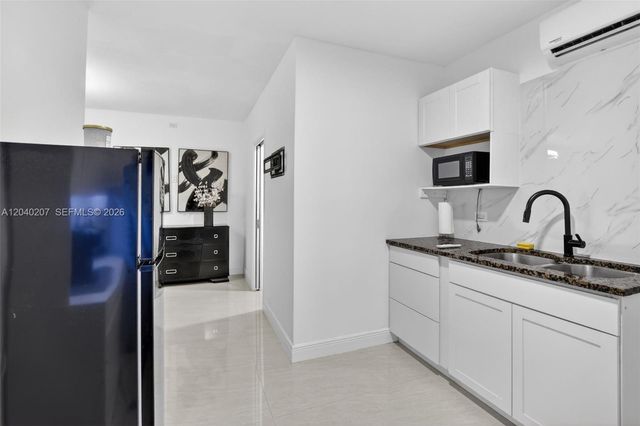 2711 Arthur Street, Hollywood, FL 33020