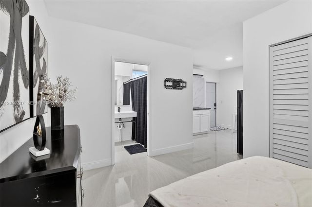 2711 Arthur Street, Hollywood, FL 33020