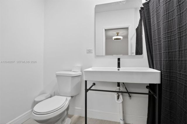 2711 Arthur Street, Hollywood, FL 33020
