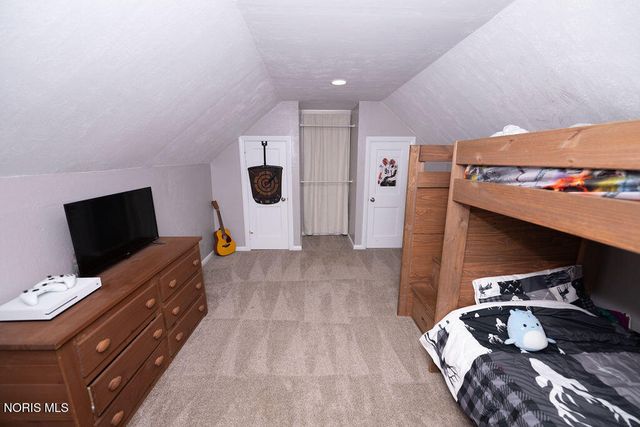 1215 S Blanchard Street, Findlay, OH 45840