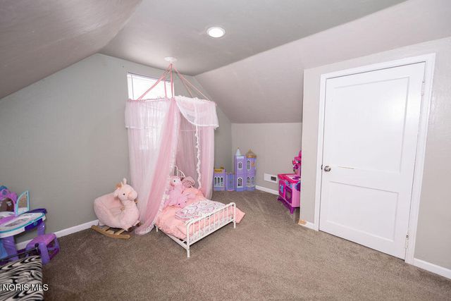 1215 S Blanchard Street, Findlay, OH 45840