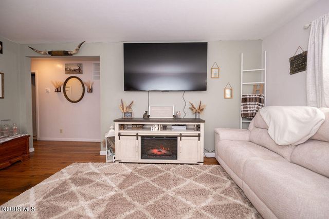 1215 S Blanchard Street, Findlay, OH 45840