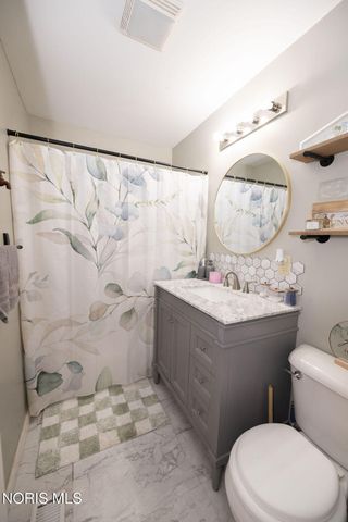 1215 S Blanchard Street, Findlay, OH 45840