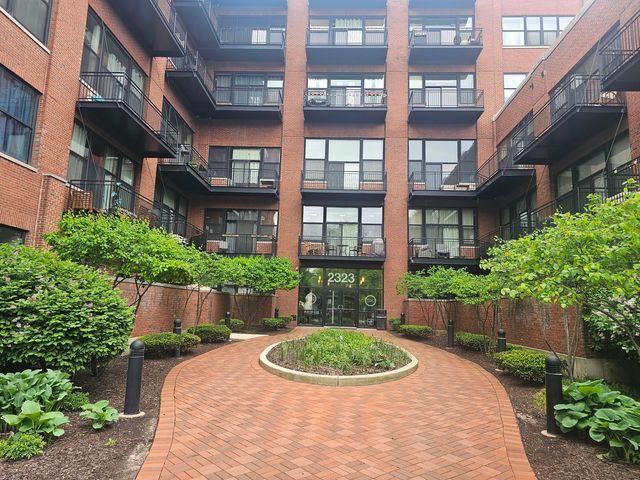2323 W PERSHING Road 128, Chicago, IL 60609