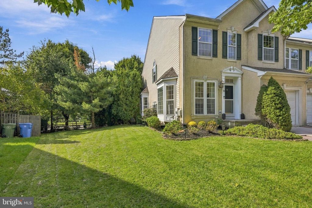 18 BRIDLE CT, CHERRY HILL, NJ 08003 — photo 2