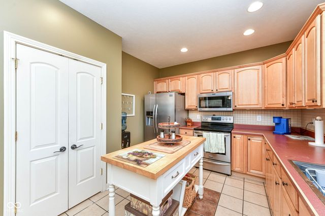 237 N Woodridge Drive, Pittsboro, IN 46167