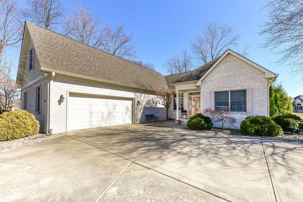237 N Woodridge Drive, Pittsboro, IN 46167