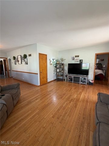 42 S 4th Street, Rittman, OH 44270