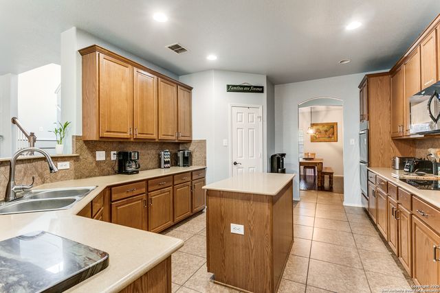 456 Silver Buckle, Schertz, TX 78154