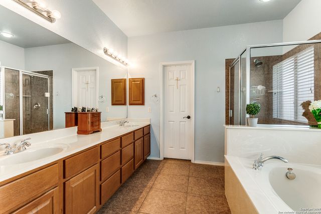 456 Silver Buckle, Schertz, TX 78154