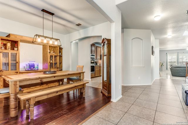 456 Silver Buckle, Schertz, TX 78154