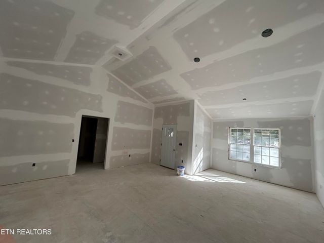 152 George Young Rd, Jamestown, TN 38556