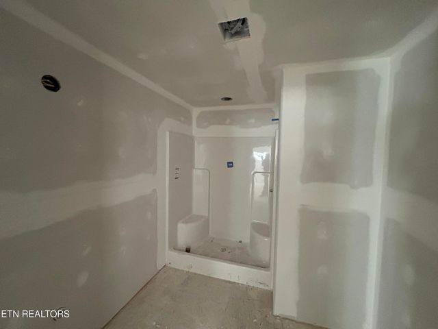 152 George Young Rd, Jamestown, TN 38556