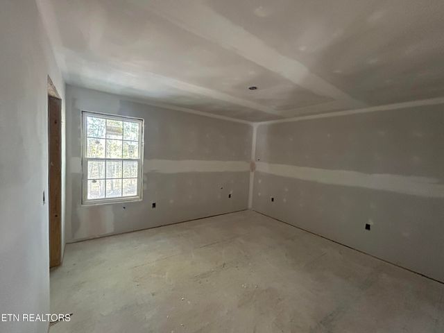 152 George Young Rd, Jamestown, TN 38556