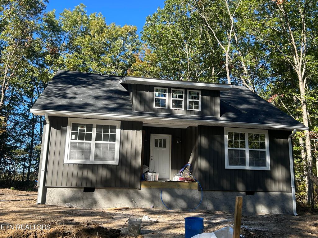 152 George Young Rd, Jamestown, TN 38556