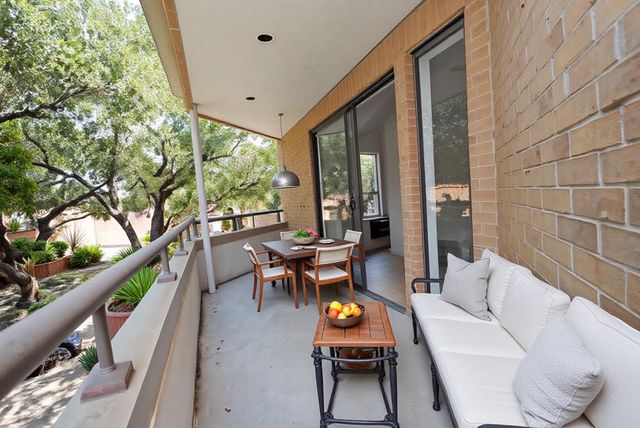 5210 Weslayan Street 207, Houston, TX 77005