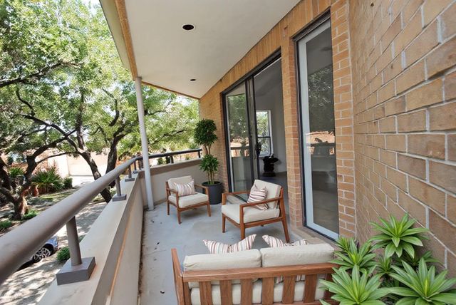 5210 Weslayan Street 207, Houston, TX 77005