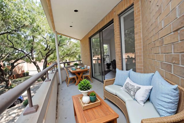 5210 Weslayan Street 207, Houston, TX 77005